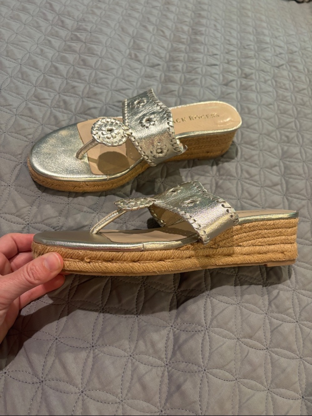 Jack Rogers Gold Espadrille Wedge Thong Sandals women’s size 10